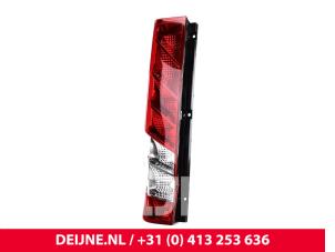 Iveco New Daily Achterlicht links O9990000420 foto 2