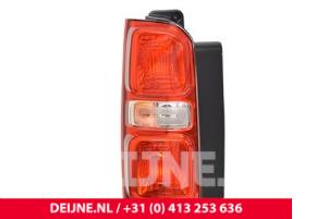 Nieuwe Achterlicht links Peugeot Expert Prijs € 90,75 Inclusief btw aangeboden door van Deijne Onderdelen Uden B.V.