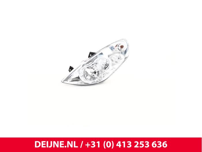 Renault Master Koplamp links O9990000177