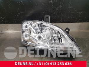 Nieuwe Koplamp rechts Mercedes Vito Prijs € 173,03 Inclusief btw aangeboden door van Deijne Onderdelen Uden B.V.
