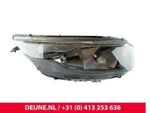 Nieuwe Koplamp rechts Iveco New Daily Prijs € 162,14 Inclusief btw aangeboden door van Deijne Onderdelen Uden B.V.