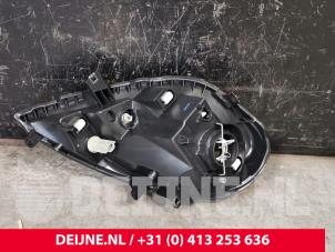 Renault Trafic Headlight, right O9990000217 photo 4