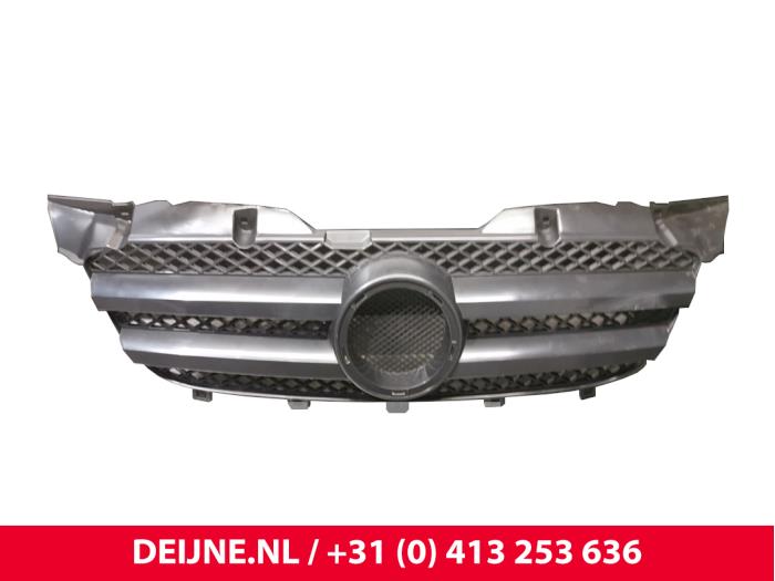 Mercedes Sprinter Grille O9990000106