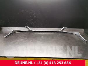 Mercedes Vito Grille Lijst O9990000112 foto 4