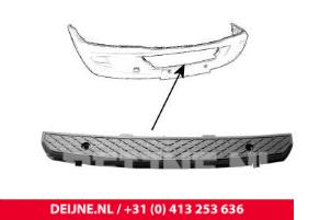 Nieuwe Bumperdeel midden-voor Mercedes Sprinter Prijs € 13,31 Inclusief btw aangeboden door van Deijne Onderdelen Uden B.V.