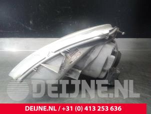 Nissan Primastar Headlight, right O33919 photo 3