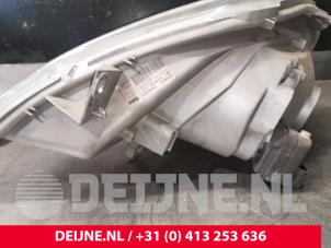 Renault Trafic Scheinwerfer rechts O33975 foto 3