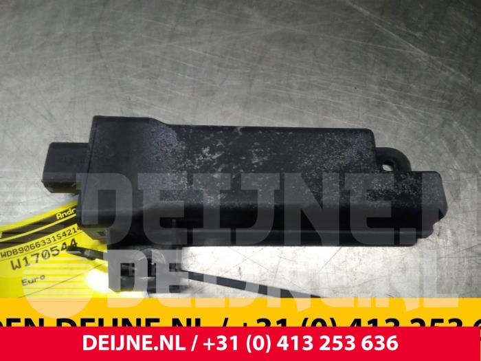 Mercedes Sprinter Antenne (diversen) O34360
