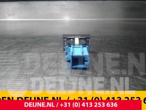 Volkswagen Polo Start/stop switch O34376 photo 2