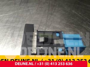 Volkswagen Polo Start/stop switch O34376 photo 3