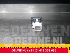 Volkswagen Polo ESP Schalter O34389 foto 2