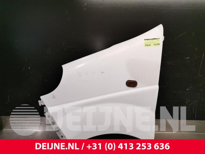 Renault Trafic Front wing, left O34656