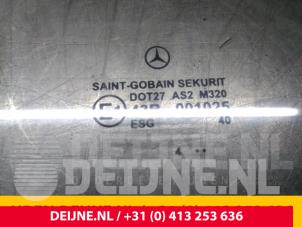Mercedes Sprinter Driehoeks Ruit links-voor O36459 foto 2