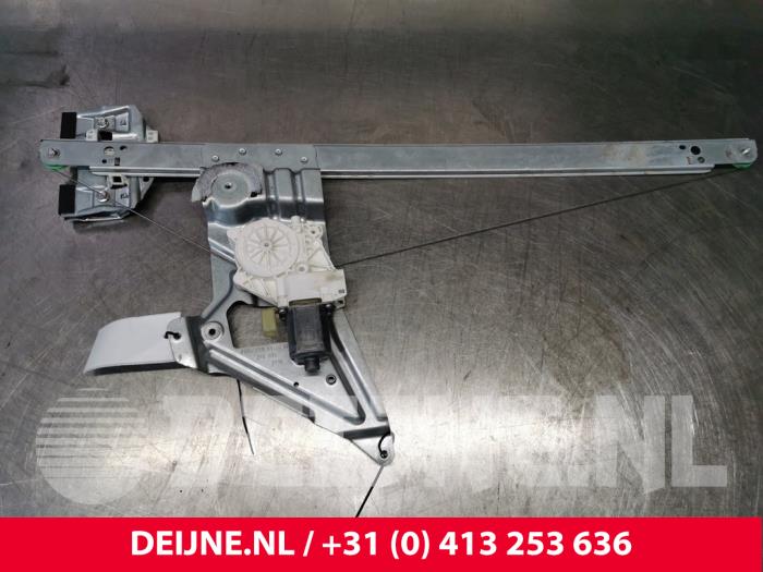 Mercedes Sprinter Fenstermechanik 2-türig rechts vorne O37208
