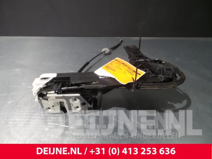 Ford Transit Courier Türschlossmechanik 2-türig links O37844