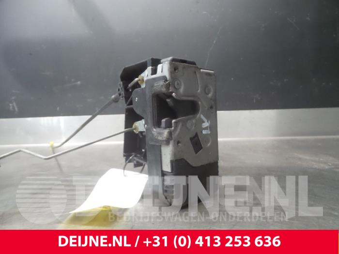 Opel Vivaro Deurslot Mechaniek 2Deurs links O37935