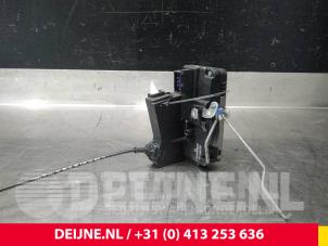 Opel Vivaro Door lock mechanism 2-door, left O37936 photo 2