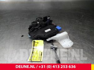 Volkswagen Caddy Türschlossmechanik 2-türig links O38038 foto 2