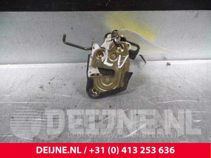 Hyundai H200 Door lock mechanism 2-door, left O38117