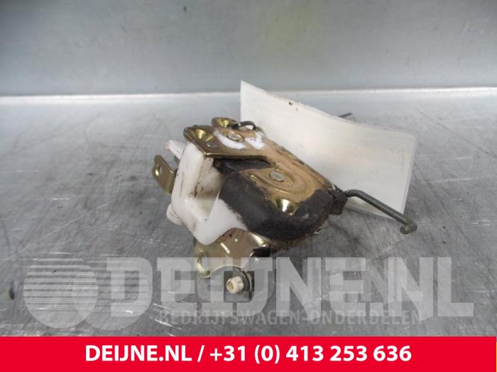 Hyundai H200 Türschlossmechanik 2-türig links O38119