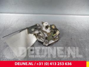 Hyundai H200 Türschlossmechanik 2-türig links O38119 foto 3