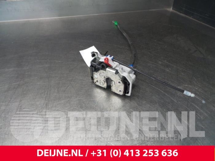 Peugeot Bipper Türschlossmechanik 2-türig links O38256