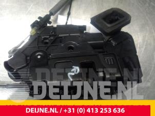 Volkswagen Caddy Türschlossmechanik 2-türig rechts O38527 foto 3