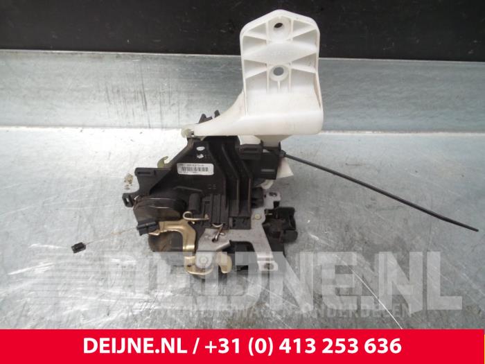 Volkswagen Caddy Deurslot Mechaniek 2Deurs rechts O38557