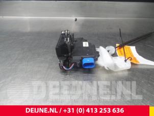 Volkswagen Caddy Deurslot Mechaniek 2Deurs rechts O38565 foto 2