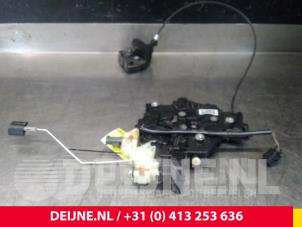 Volkswagen Caddy Deurslot Mechaniek 2Deurs rechts O38577 foto 3
