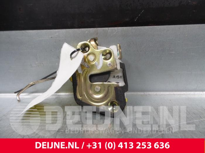 Hyundai H200 Türschlossmechanik 2-türig rechts O38647