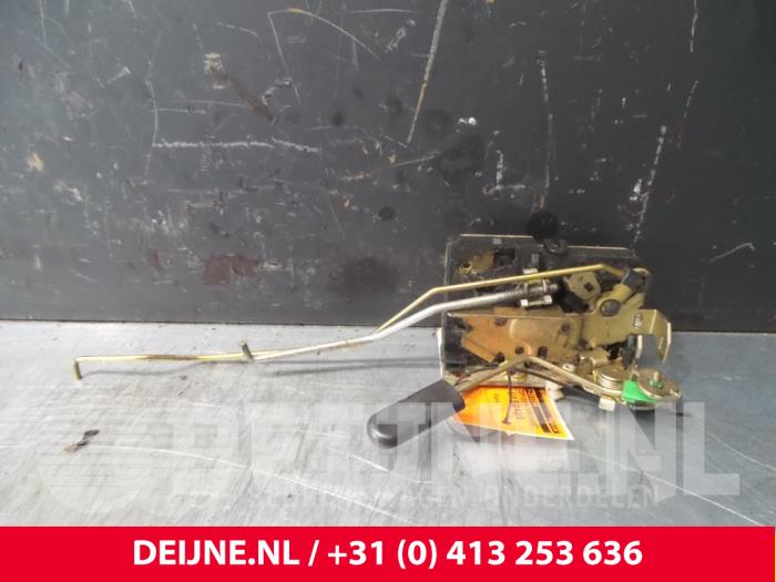 Iveco Daily Door lock mechanism 2-door, right O38682
