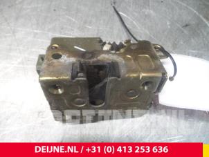 Renault Master Türschlossmechanik 2-türig rechts O38797 foto 2
