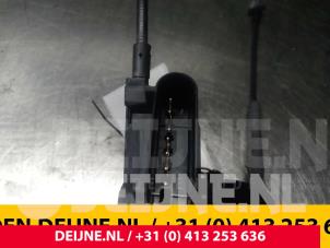 Ford Focus Door lock mechanism 4-door, front left O38890 photo 3