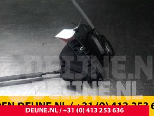 Ford Focus Door lock mechanism 4-door, front left O38890 photo 2