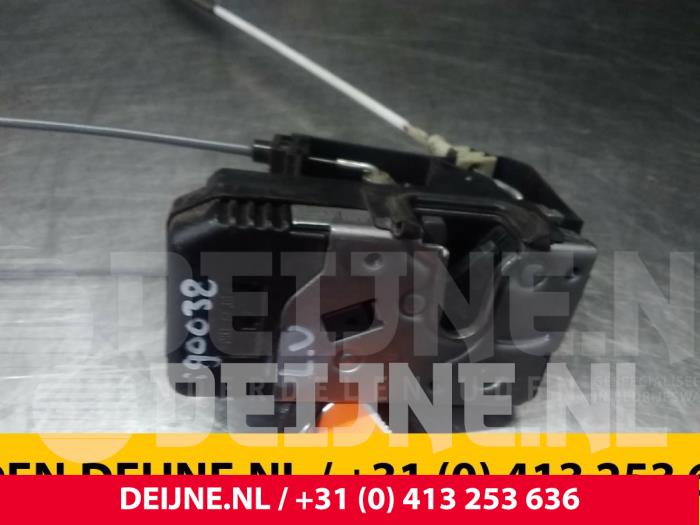 Opel Zafira Door lock mechanism 4-door, front left O38895