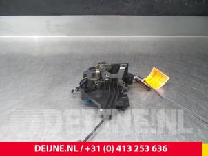 Volkswagen Polo Deurslot Mechaniek 4Deurs links-achter O39057 foto 2