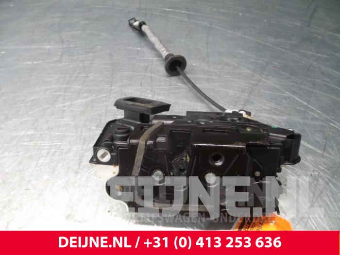 Volkswagen Polo Türschlossmechanik 4-türig links hinten O39068