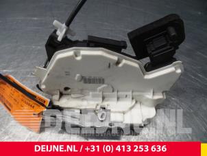 Volkswagen Polo Deurslot Mechaniek 4Deurs links-achter O39068 foto 2