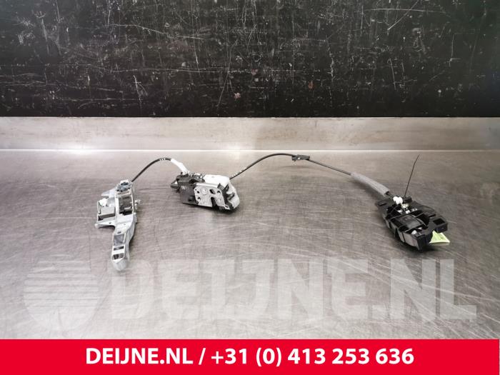 Peugeot 308 Rear door lock mechanism 4-door, left O39122