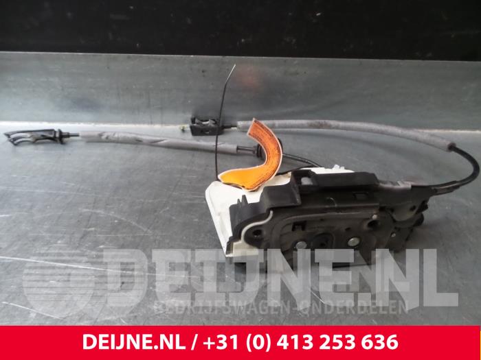 Volkswagen Polo Türschlossmechanik 4-türig rechts vorne O39216