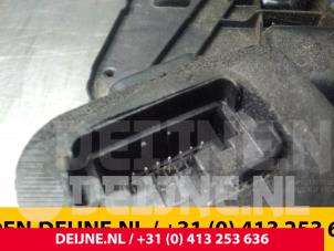 Volkswagen Polo Rear door mechanism 4-door, right O39366 photo 3