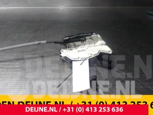 Volkswagen Polo Deurslot Mechaniek 4Deurs rechts-achter O39368 foto 2