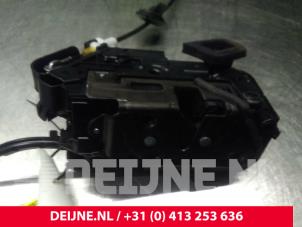 Volkswagen Polo Türschlossmechanik 4-türig rechts hinten O39372 foto 2