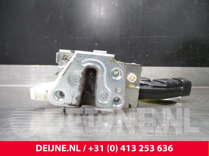 Peugeot 107 Deurslot Mechaniek 4Deurs rechts-achter O39426