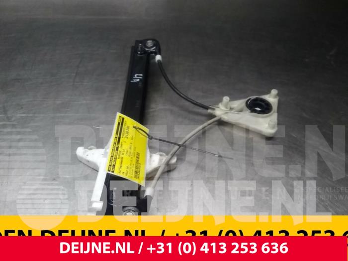 Volkswagen Polo Ruitmechaniek 4Deurs links-achter O41130