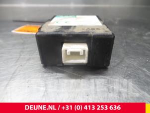 Toyota Hiace Central door locking module O41535 photo 2