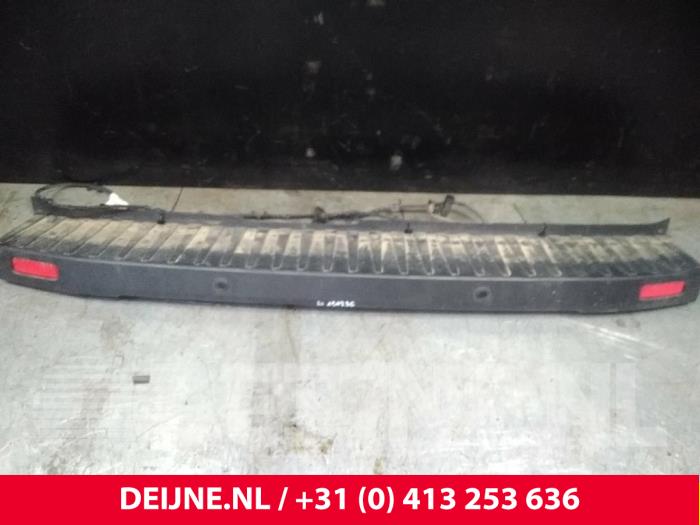 Ford Transit Stoßstangenteil Mitte hinten O42122