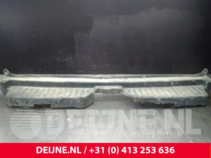 Renault Master Bumperdeel midden-achter O42143