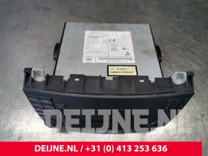 Volkswagen Crafter Display Multi Media regelunit O43016 foto 3